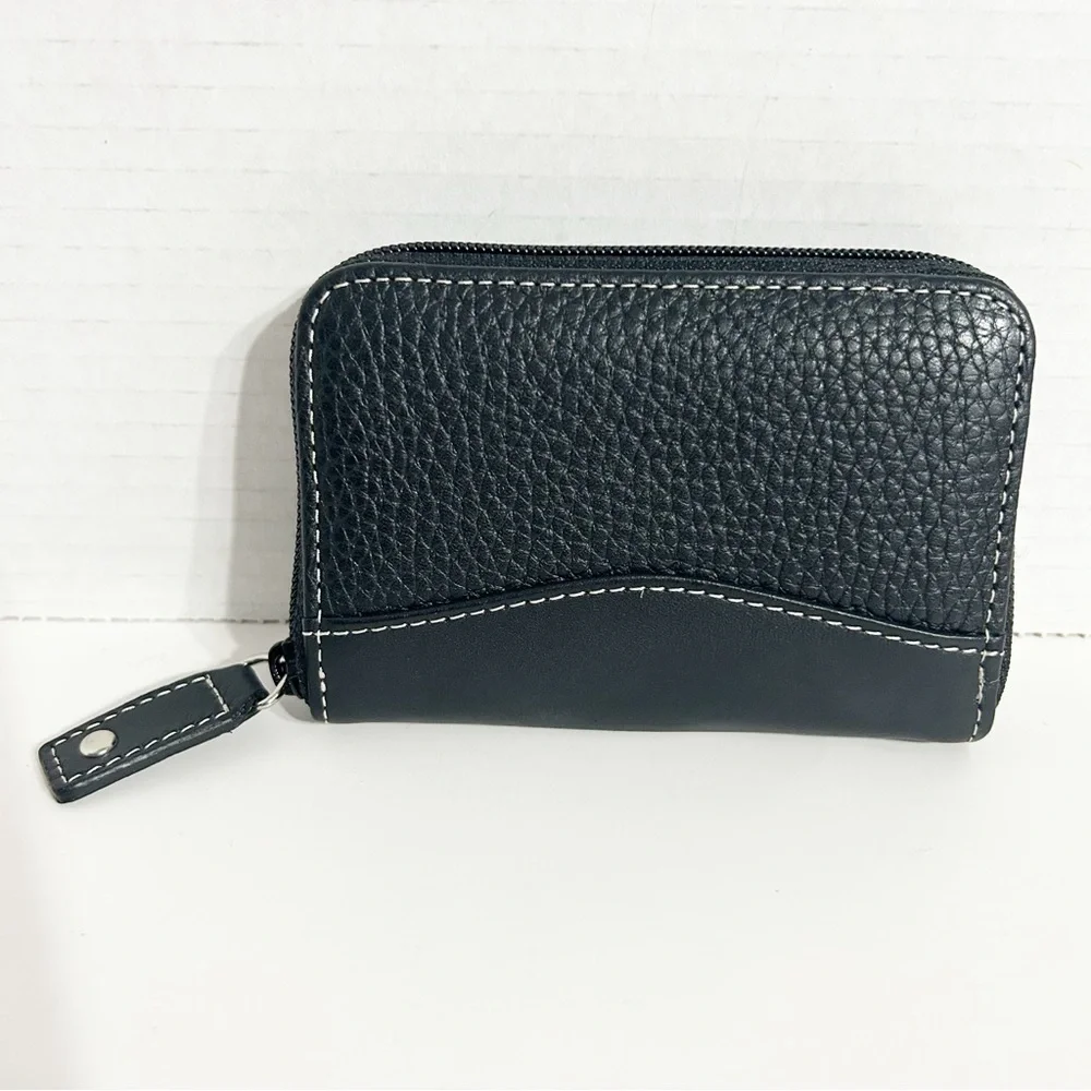 Levenger Zip Closure Compact Black Full-Grain Pebbled Leather Card Wallet Lined